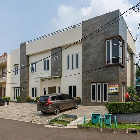 Dago Suites Syariah Cikarang Mitra Reddoorz Bekasi Exterior foto
